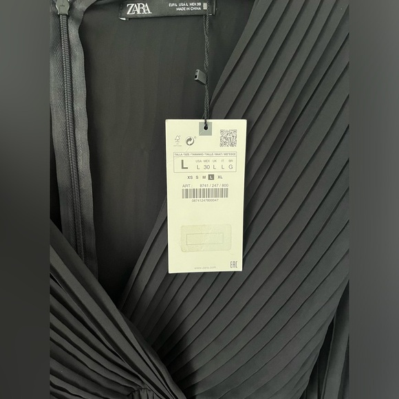 Pleated Zara Dress - Picture 6 of 7